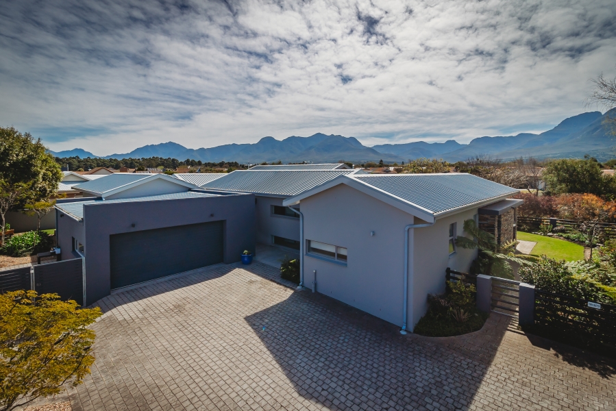 3 Bedroom Property for Sale in Earls Court Lifestyle Estate Western Cape